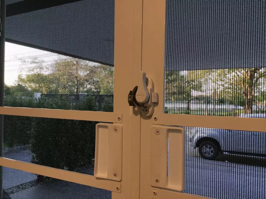 มุ้งกันหมา,มุ้งกันแมว